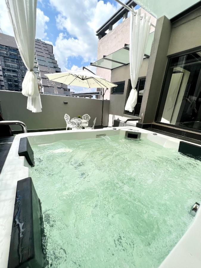 Imperio Residences Private Bathtub Or Jacuzzi By Nestcove Malacca Exteriör bild