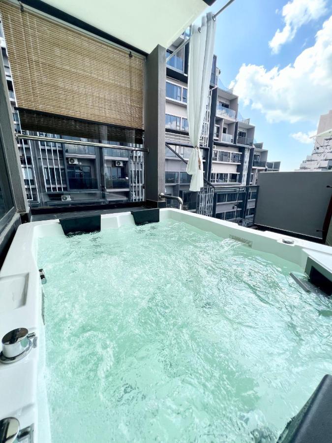 Imperio Residences Private Bathtub Or Jacuzzi By Nestcove Malacca Exteriör bild